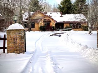 52 Pradon Rd, Sterling, PA 18463