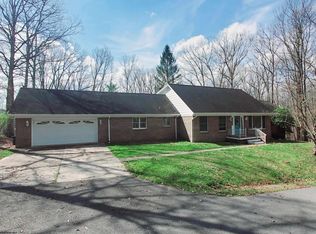 356 Bearhunter Est, Elkins, WV 26241