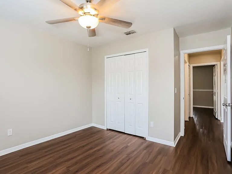 8241 Dover Cliff Ct — Photo 14