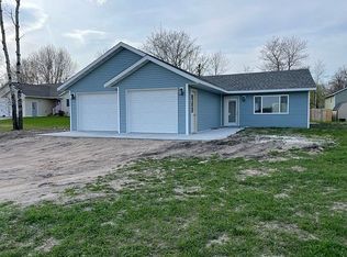 621 Evergreen St, Thief River Falls, MN 56701