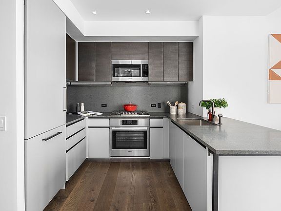 4th image of 11 Hoyt St APT 55H