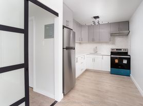 5 Hill Heights Rd E, Toronto, ON