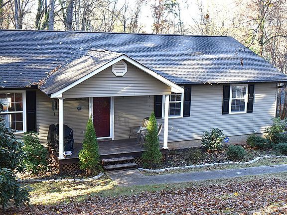 4th image of 1011 Pine Oak Way