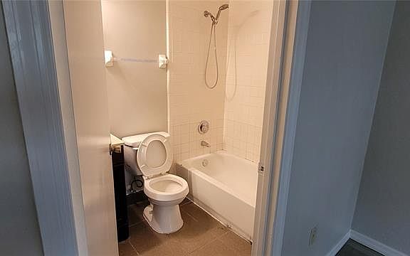 4th image of 4 Union Ct #B