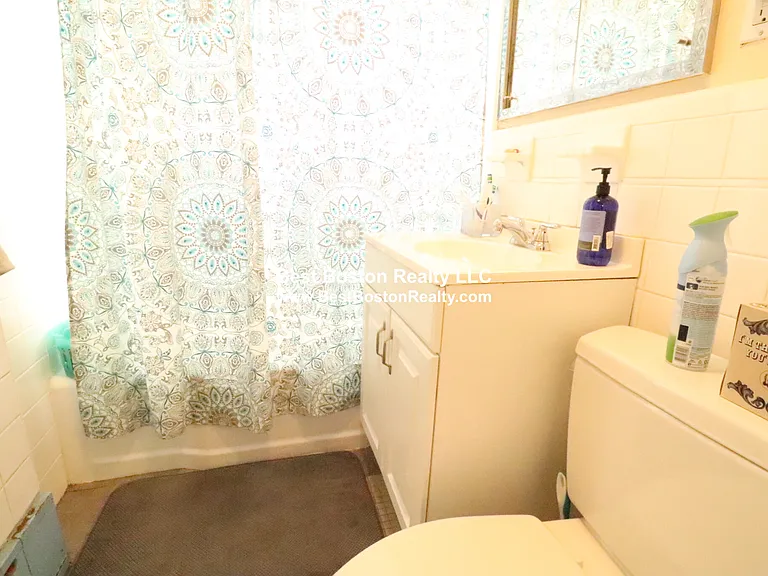 262 Main St #1 — Photo 7