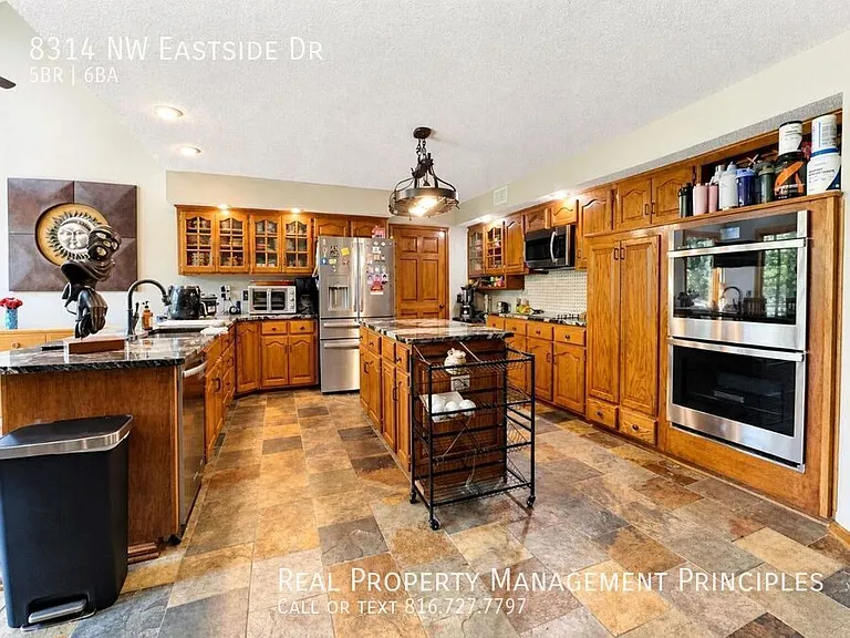 8314 NW Eastside Dr — Photo 4