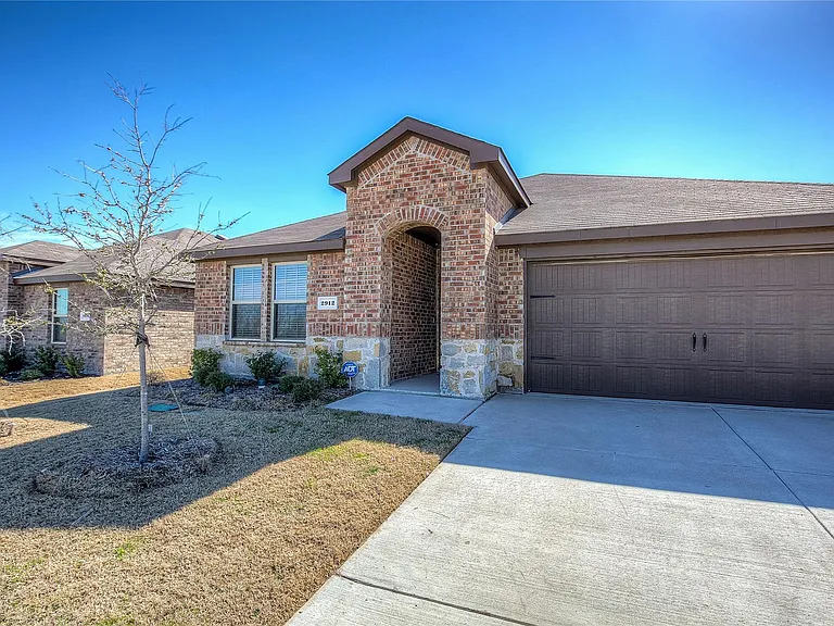 2912 Wooten Trl — Photo 3