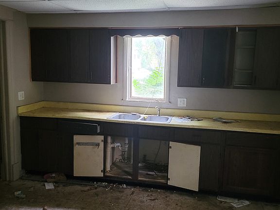 3rd image of 519 Albert Ave