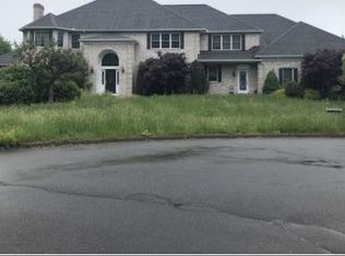 27 Elizabeth Rd, Bolton, CT 06043