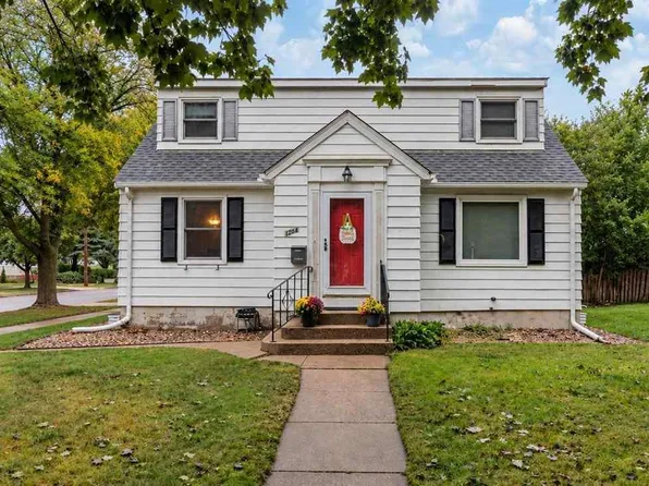 1204 N 4th St, Mankato, MN 56001