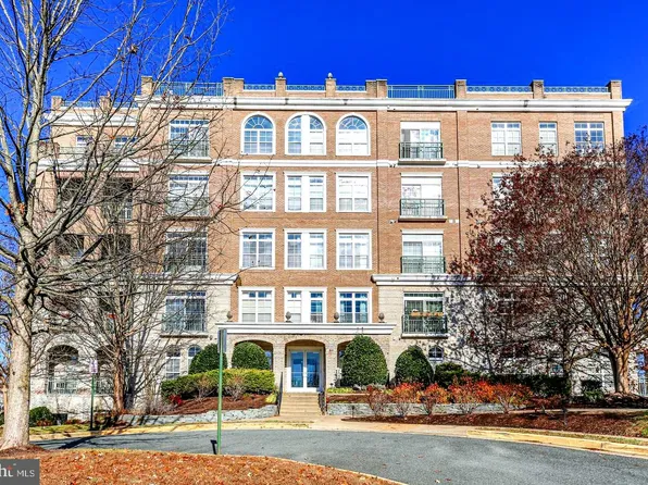 830 Belmont Bay Dr APT 205, Woodbridge, VA 22191