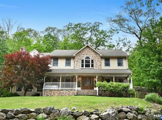 130 Deerhaven Rd, Mahwah, NJ 07430