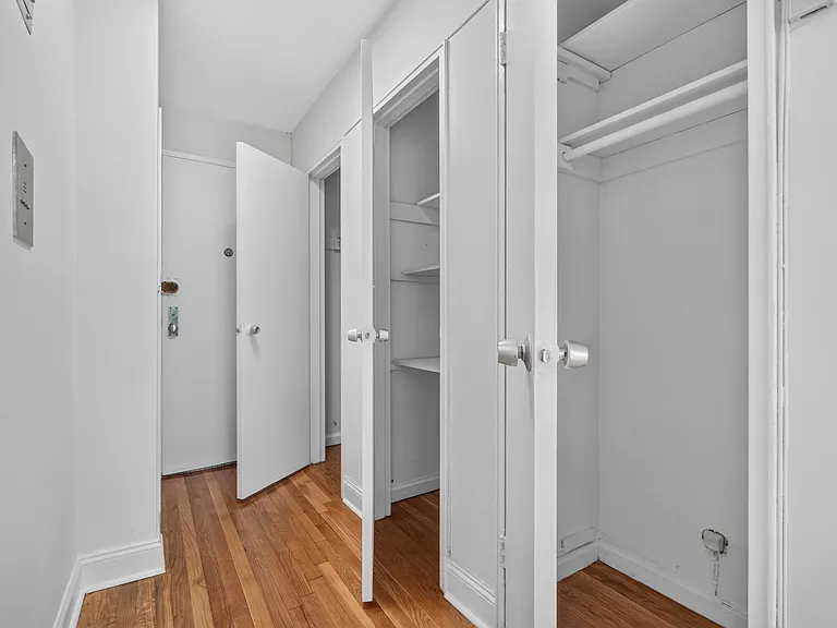 150 E 30th St #7B — Photo 6