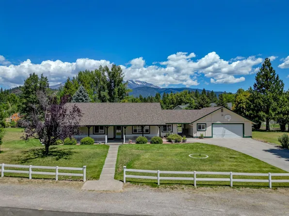 902 Meadow Valley Dr, Mount Shasta, CA 96067