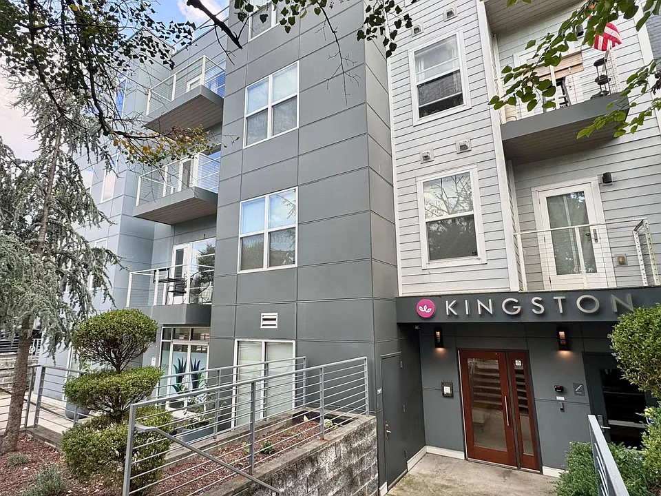 401 15th St SE #203