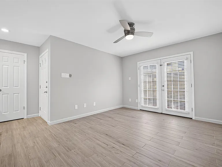1311 Antoine Dr #195 — Photo 3