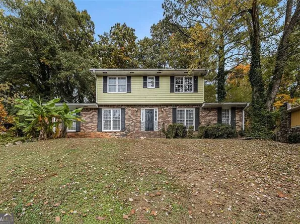 348 Shelton Woods Ct, Stone Mountain, GA 30088
