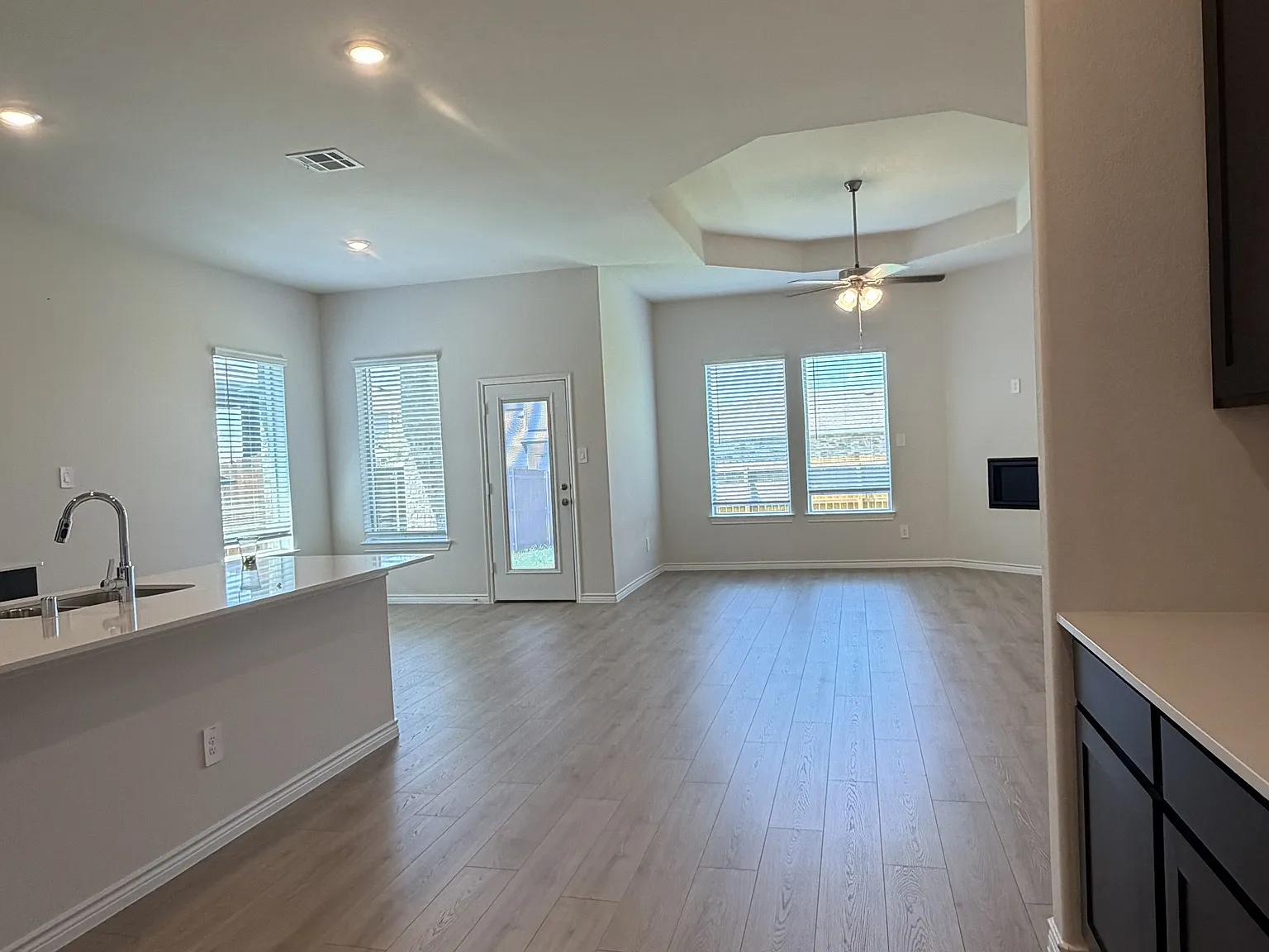 4 bed, 2045 sqft, $2,250 — Photo 3