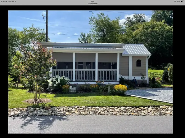 59 Drifting Brook Ln, Flat Rock, NC 28731