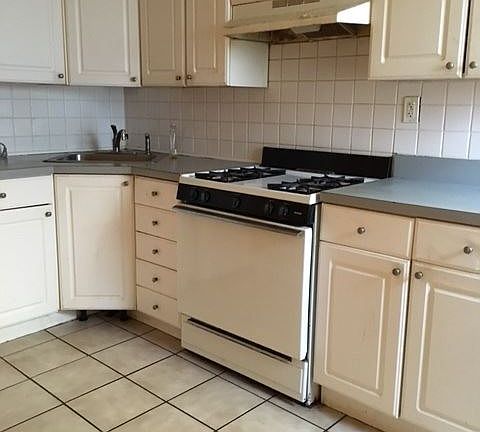 4th image of 178 N Washington St APT Bsmt