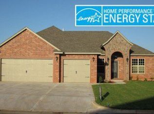 1212 Riverwind Dr, Midwest City, OK 73130