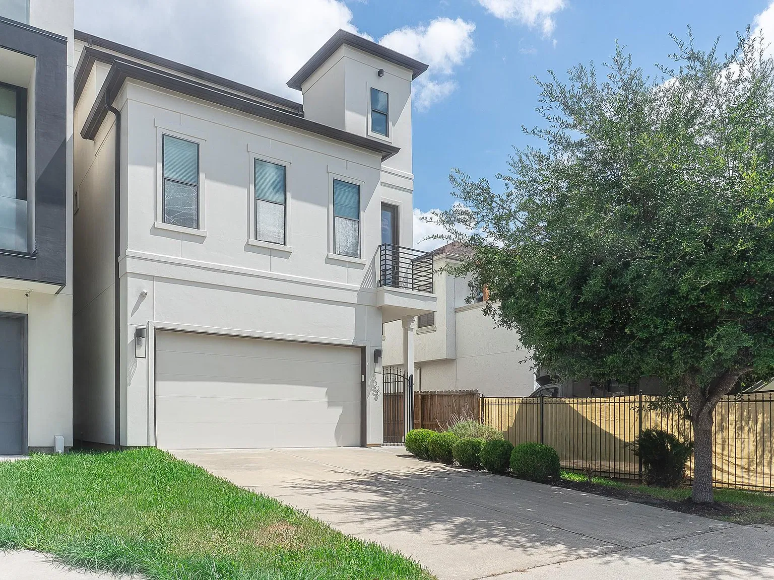 4 bed, 4.5 bath, 3547 sqft, $5,000 — Photo 1