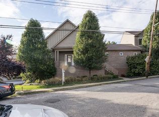 422 Sweetbriar St, Pittsburgh, PA