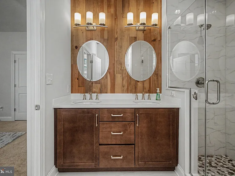 300 Squire Dr — Photo 25