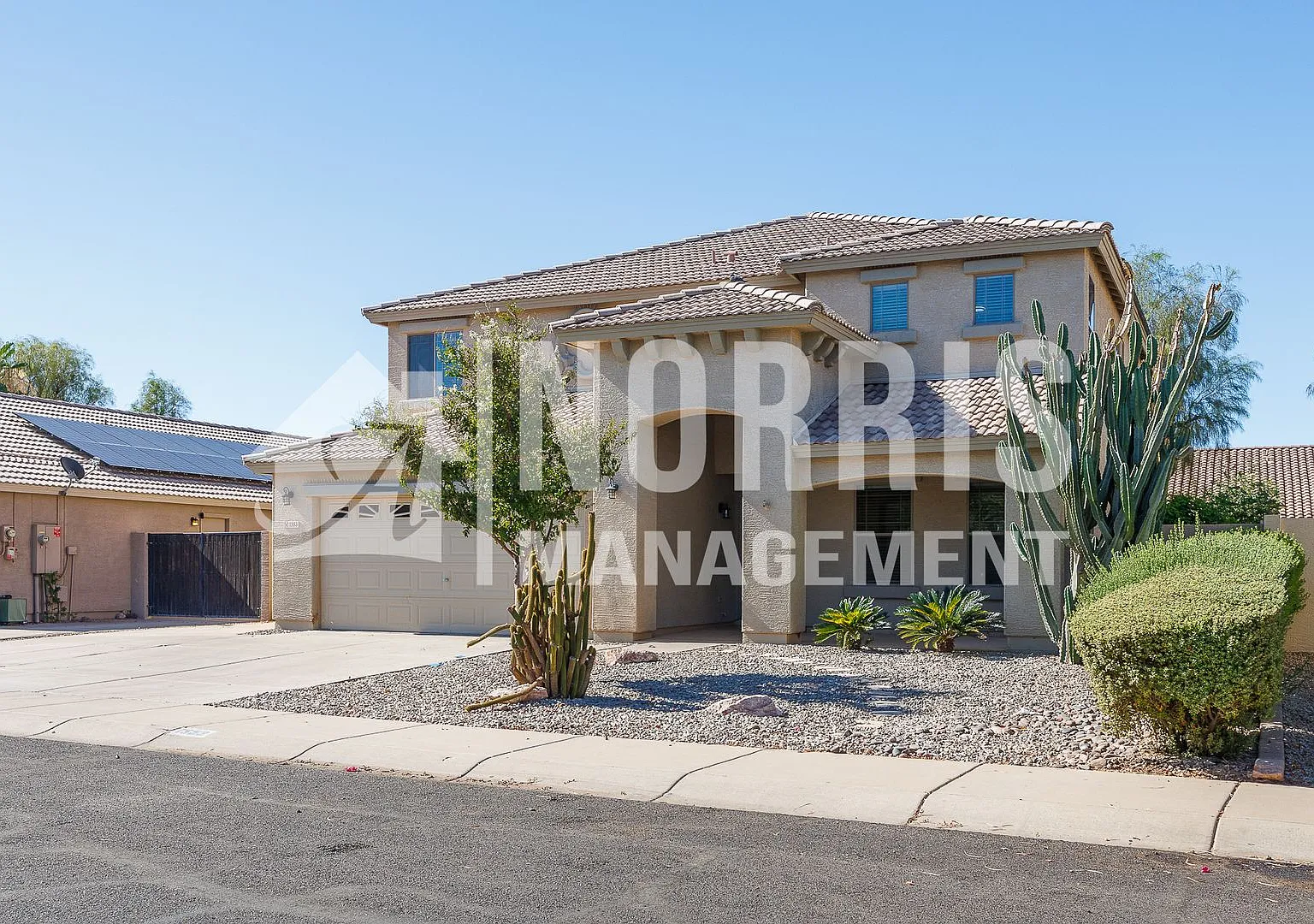 Beautiful Large Home w/A Pool — Photo 3