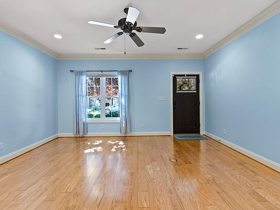 4th image of 208 Meridian St