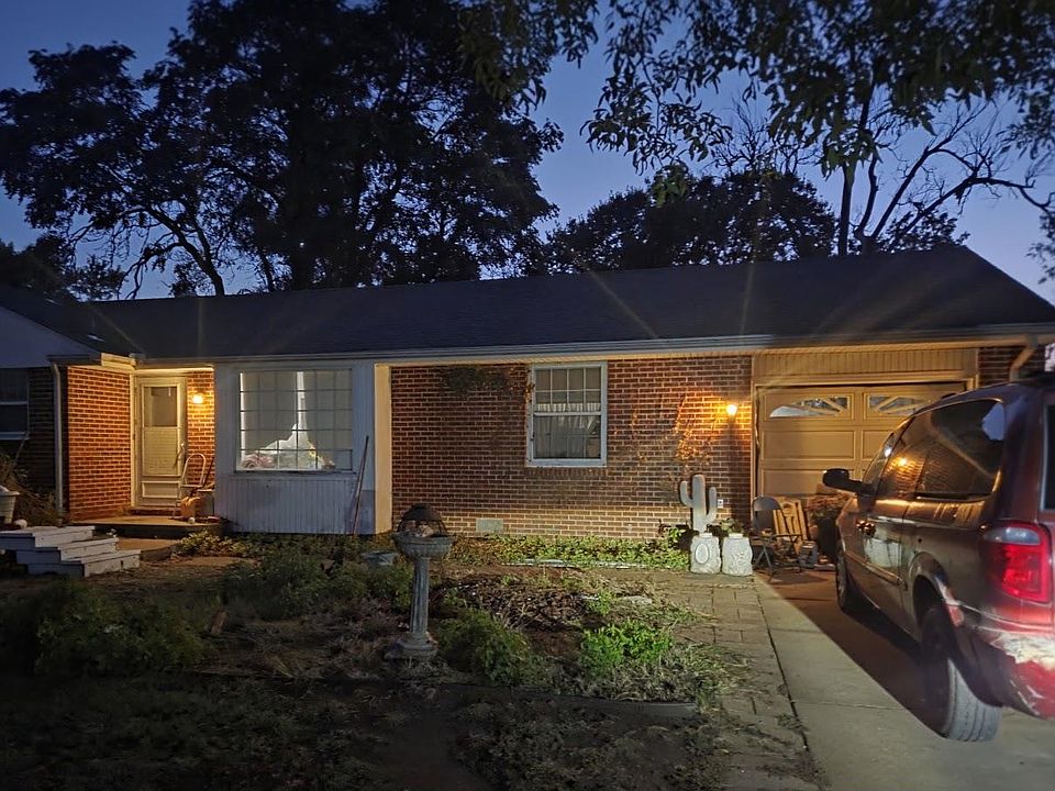 1st image of 219 S Park Dr