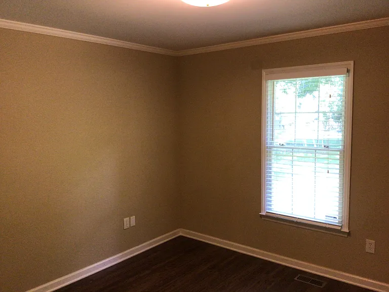 1321 Kenwood St — Photo 15