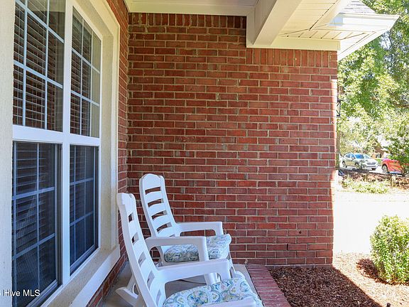 5th image of 602 Rutledge Way