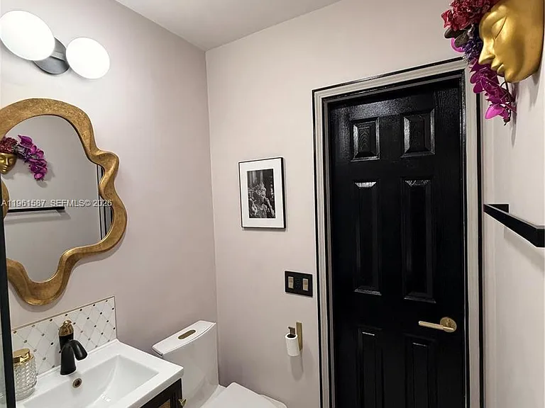 920 SW 50th Ave — Photo 22