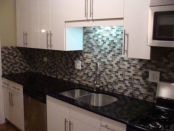 3rd image of 728 Hinman Ave #2E