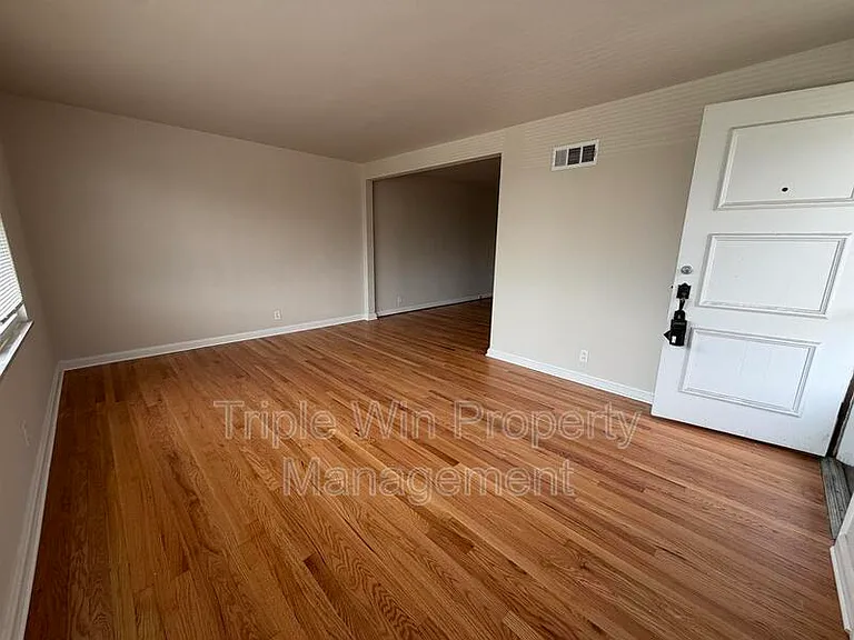 937 Chain Of Rocks Dr — Photo 8