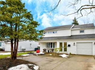 1243 Croyden Rd, Lyndhurst, OH 44124