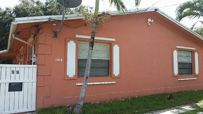 1st image of 1818 SW 22nd St