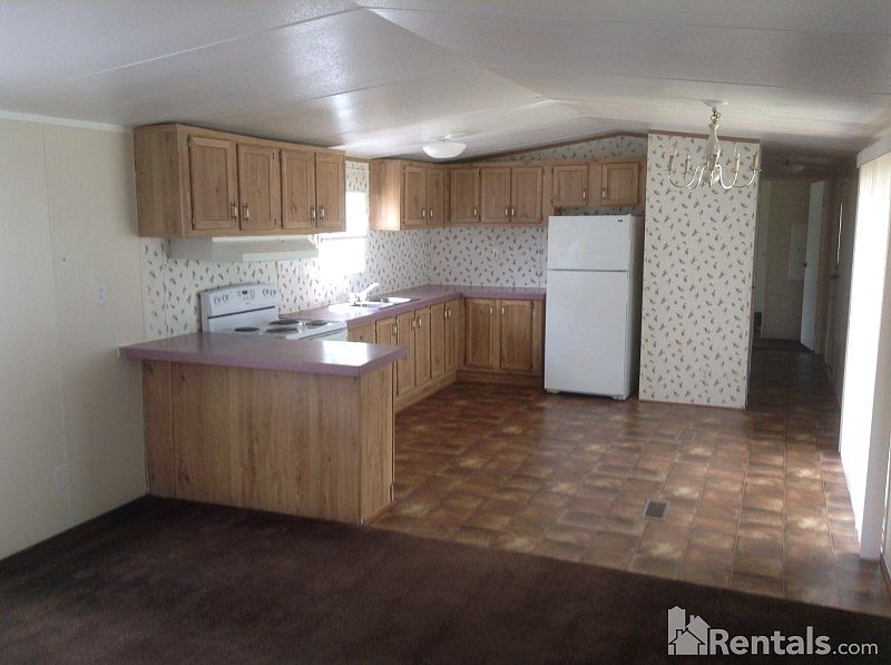 2nd image of 601 Queens Rd