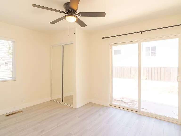 5115-21 Remington Road - 5117 — Photo 10