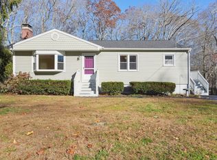 109 Valley Rd, Groton, CT 06340