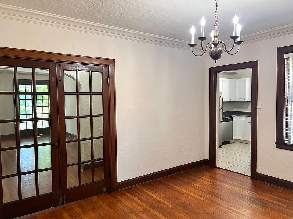2558 Madison