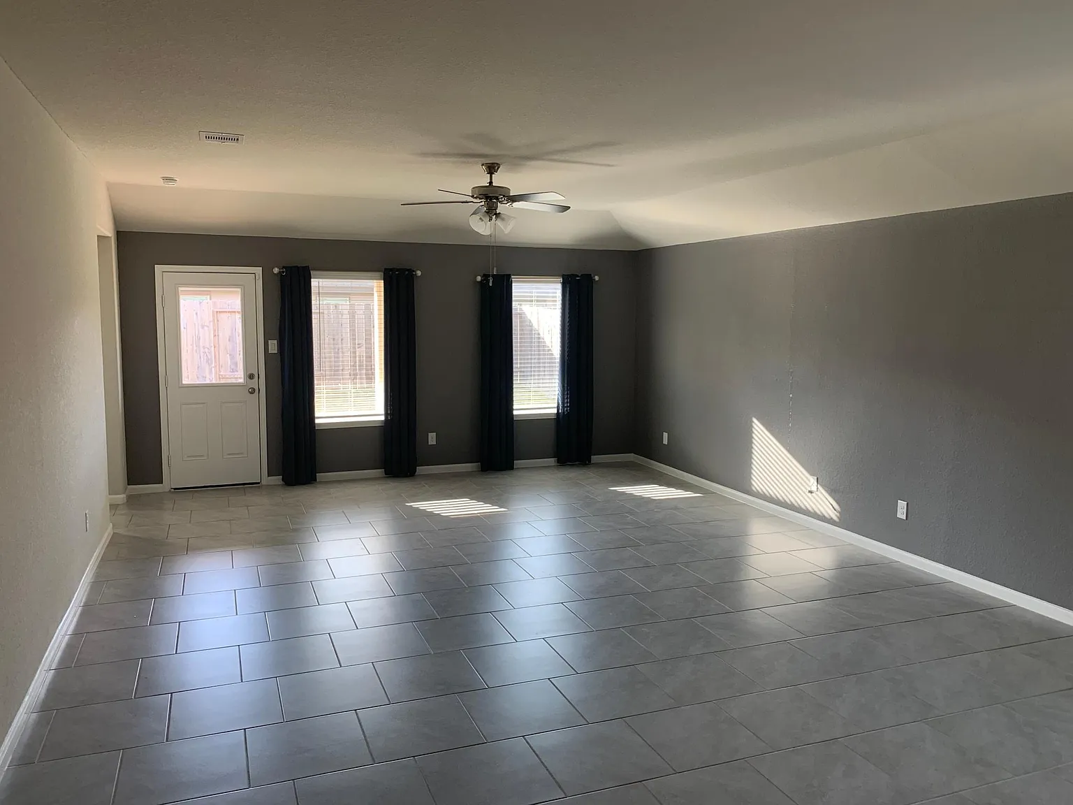 3334 Sumac Dr — Photo 2