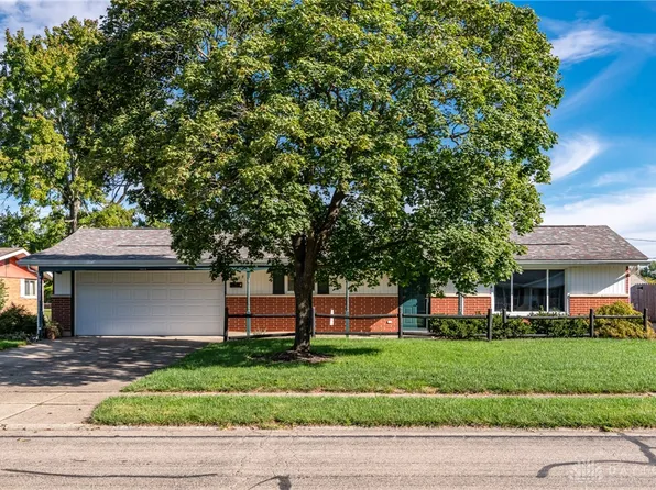 1021 Cottage Court Dr, Fairborn, OH 45324