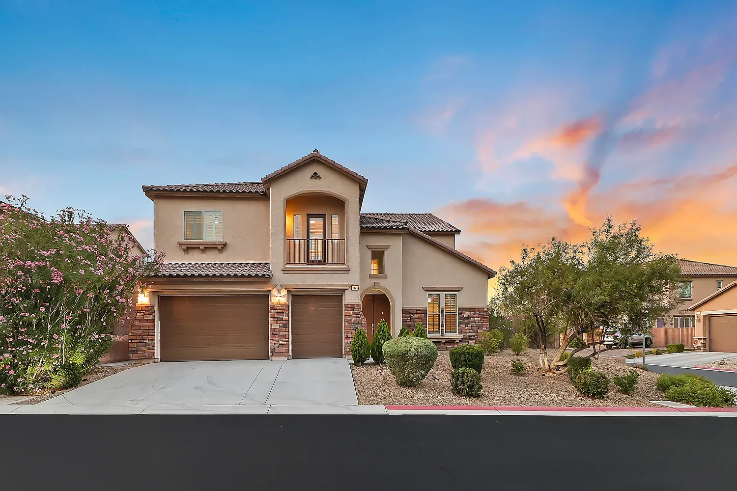 6 bed, 4.5 bath, 4970 sqft, $7,000 — Photo 2