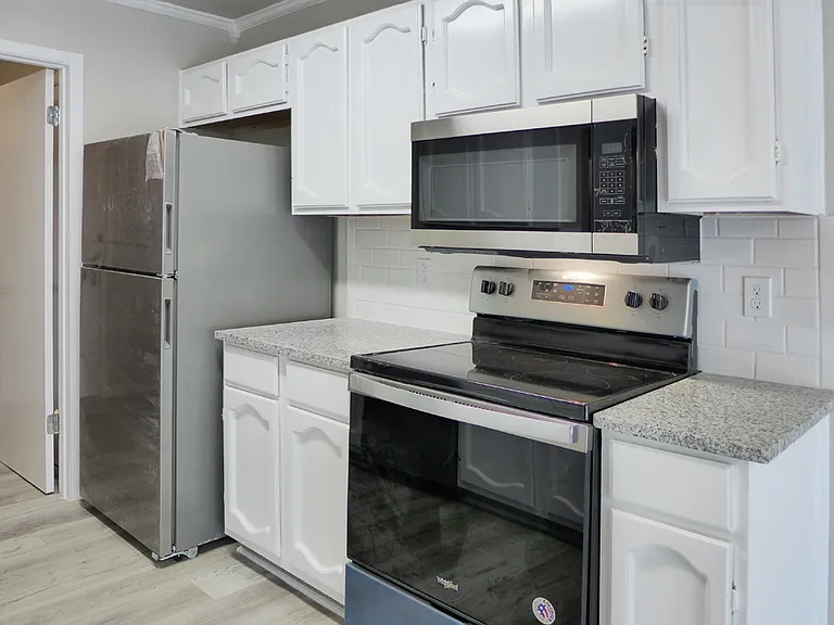 10318 Cone Hill Dr — Photo 2