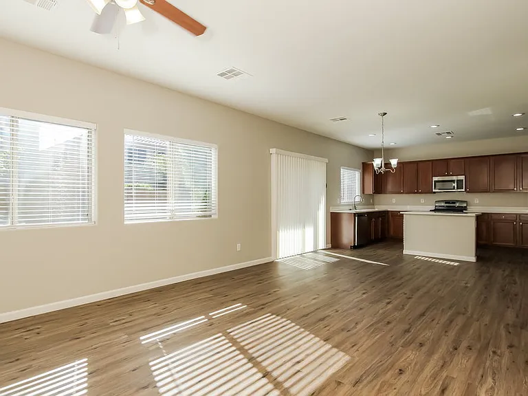 12121 W Avenida Del Rey — Photo 6