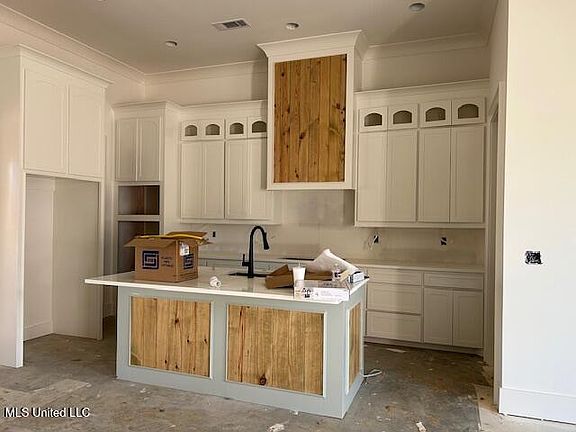 2nd image of 167 Bronson Bnd