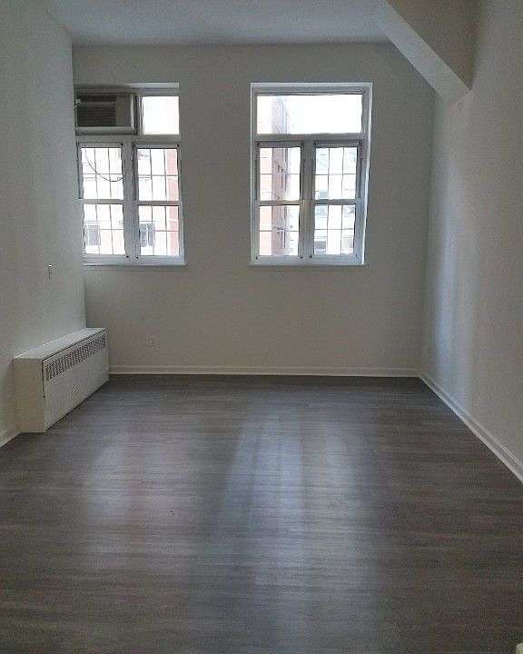 1st image of 33 Gold St APT 621