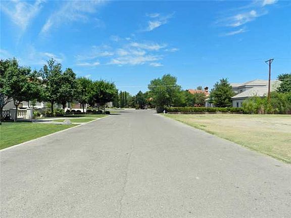 2nd image of 905 Vista Mia Ct